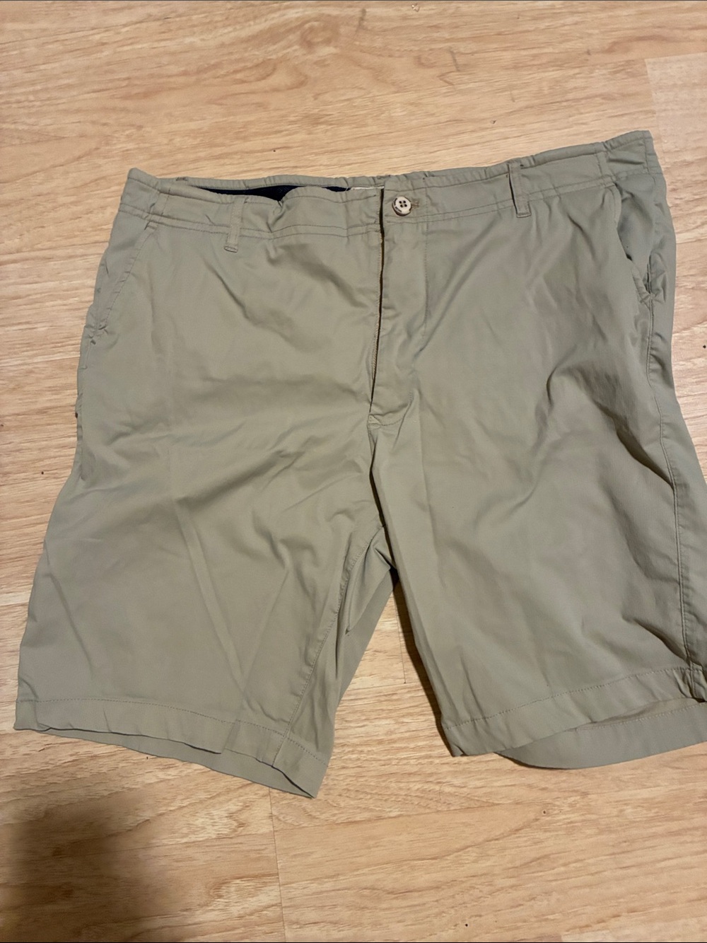 Tailor Vintage Men's Olive Green Flat-Front Shorts